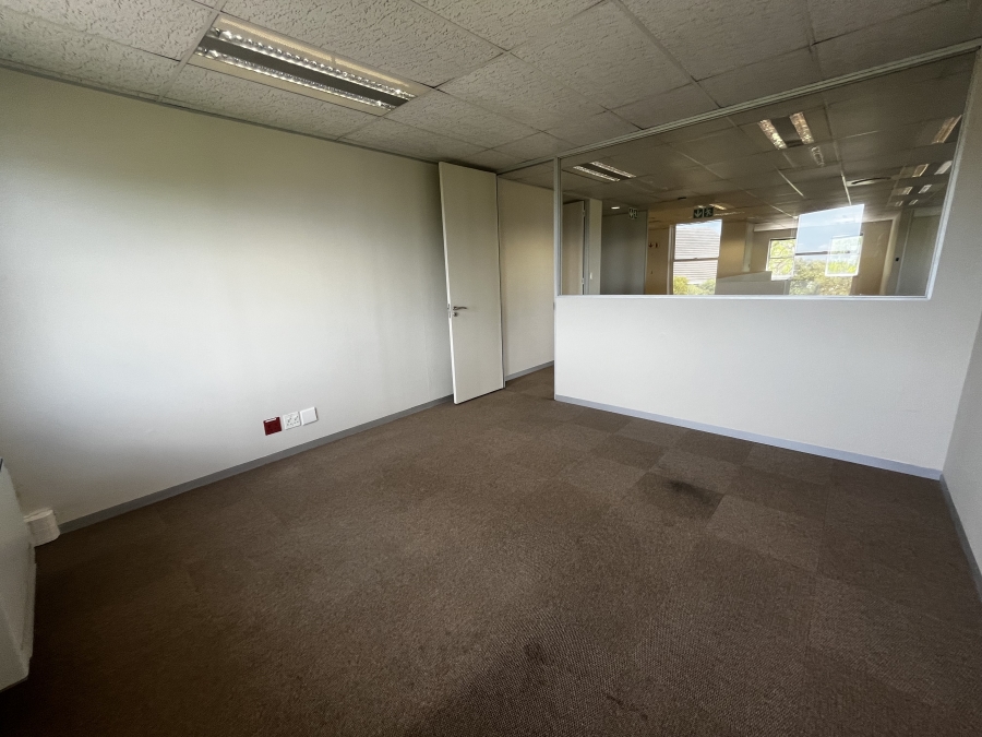 To Let commercial Property for Rent in Rosenpark Western Cape